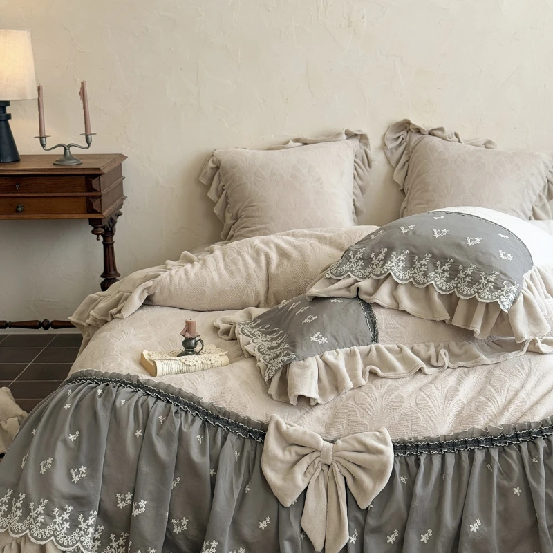 冬季加厚牛奶绒床盖蕾丝四件套 法式少女风婴肤绒法莱绒床上用品