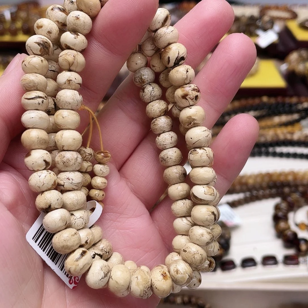 琥珀裸石未镶嵌H****n八70219