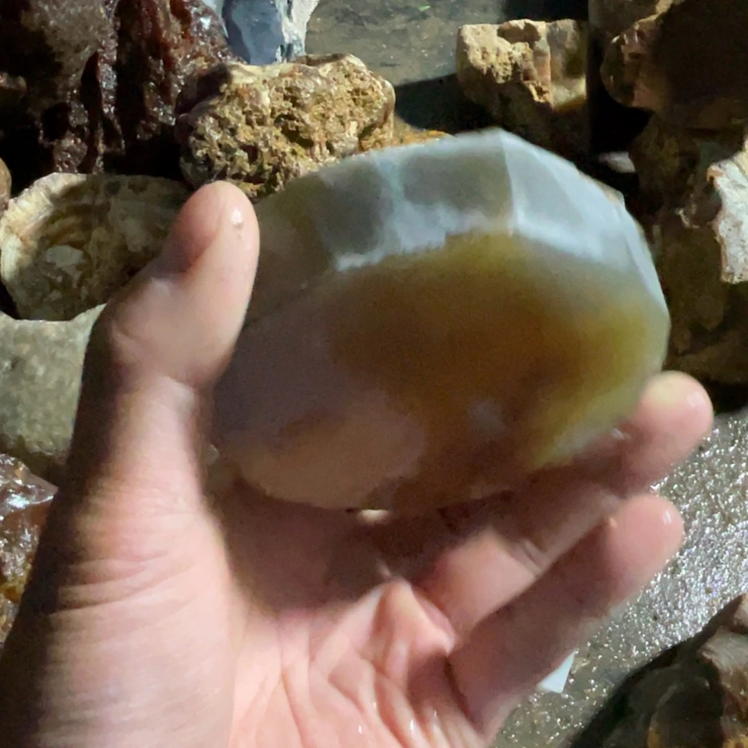 玛瑙/玉髓未镶嵌珠宝半成品手镯半成品