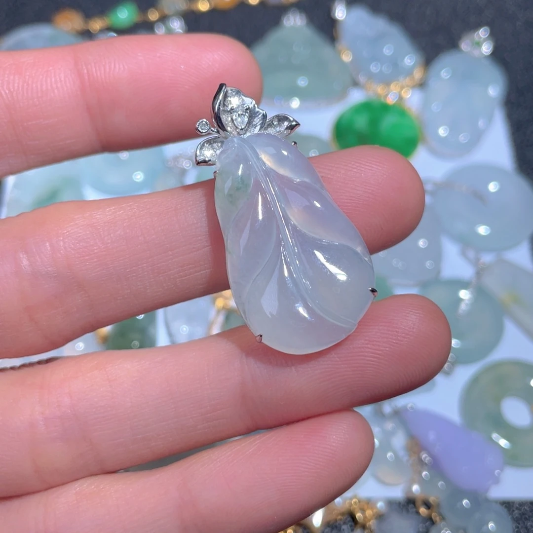 翡翠颈饰18K金镶嵌翡翠