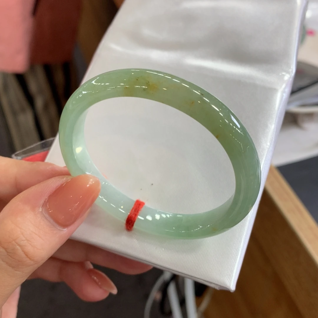 翡翠未镶嵌手镯天然Ａ货翡翠51贵妃