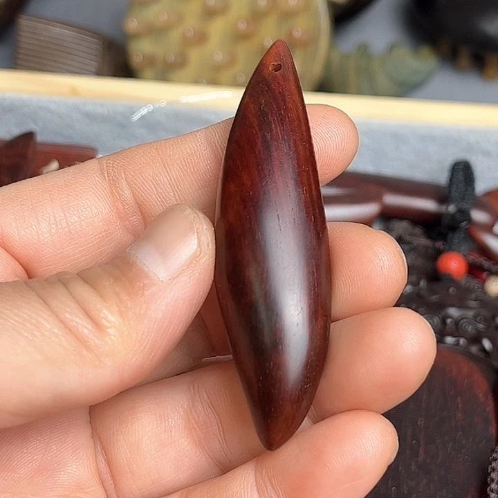 交趾黄檀（大红酸枝）檀木吊坠