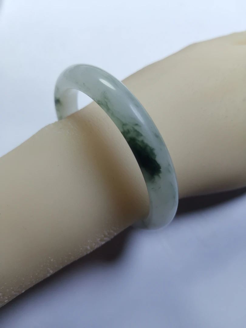 18号—53-54圈口-天然玉石-正品保障，金丝玉，时尚高贵款