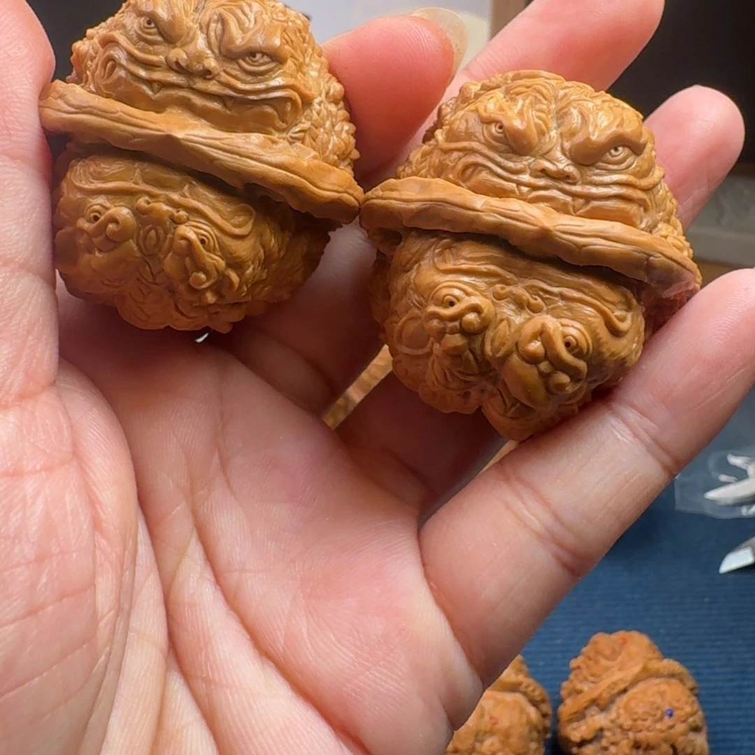 哇***咔核桃把件蛤蟆头核桃雕刻龙蟾貔貅