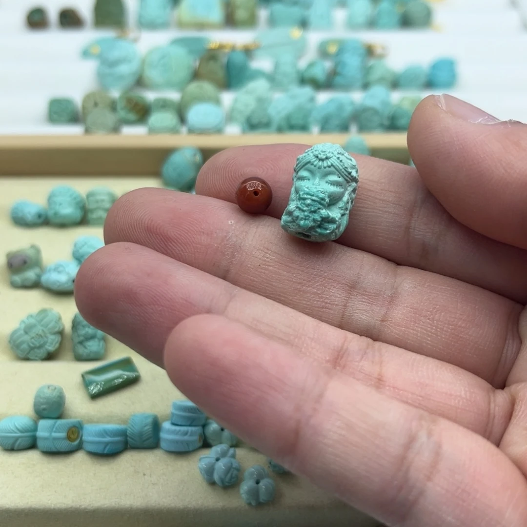 南红玛瑙未镶嵌B285有瑕2.23克