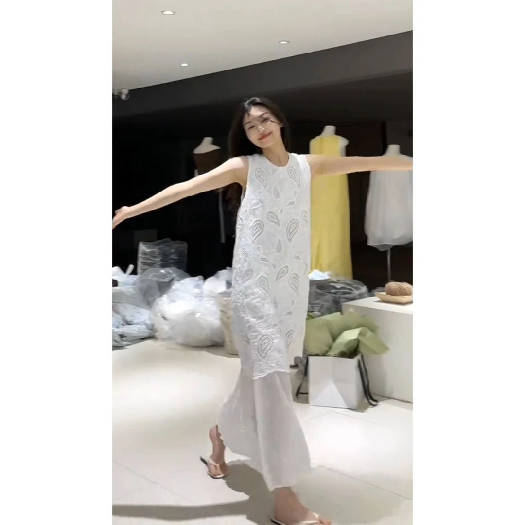 夏季新款波西米亚时尚女神范钩花镂空背心裙搭配半身裙精致套装女