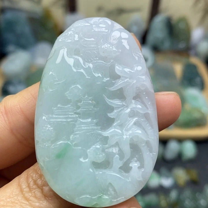 翡翠未镶嵌颈饰山水