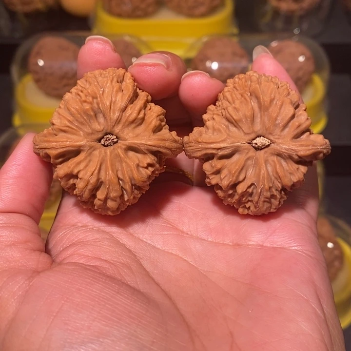 王***军核桃文玩核桃42尺南疆石