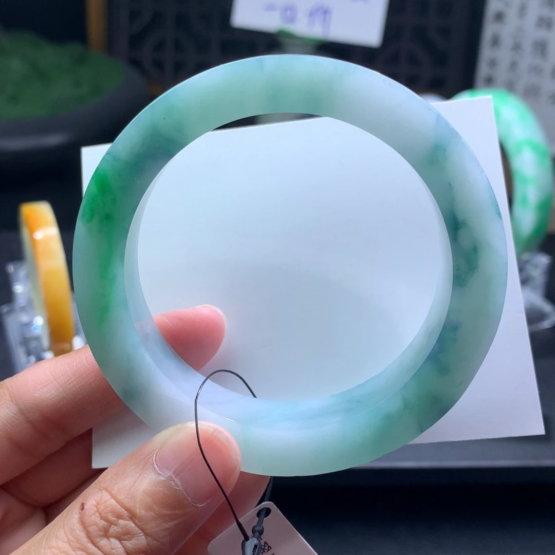 未镶嵌手镯定制翡翠