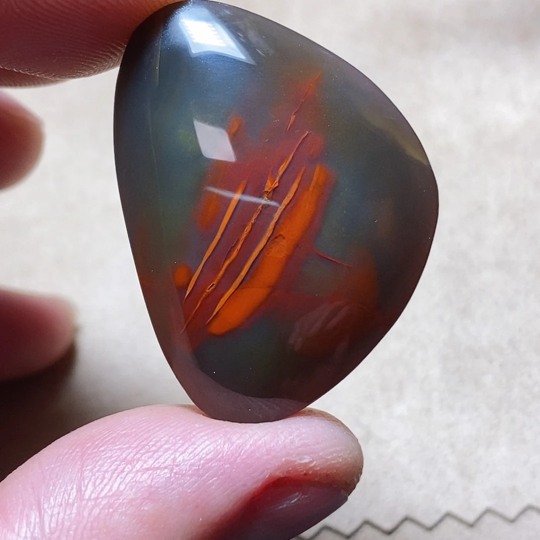 玛瑙/玉髓颈饰未镶嵌是***庆