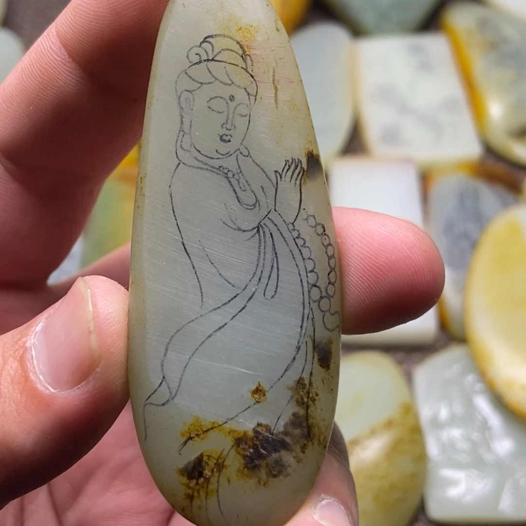 定制和田玉q未镶嵌人**中