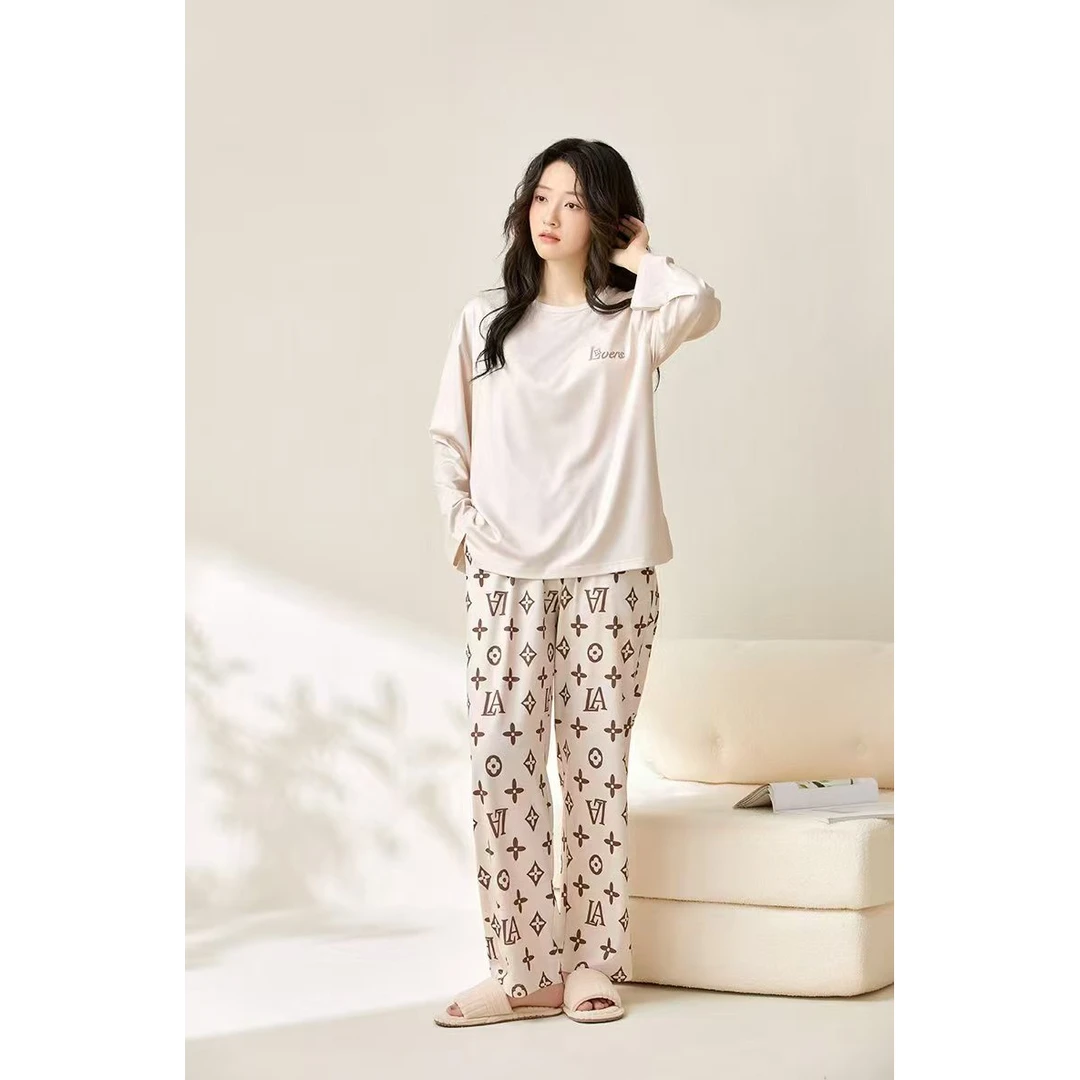 135-女士春款杏色套头带胸垫长袖长裤套装