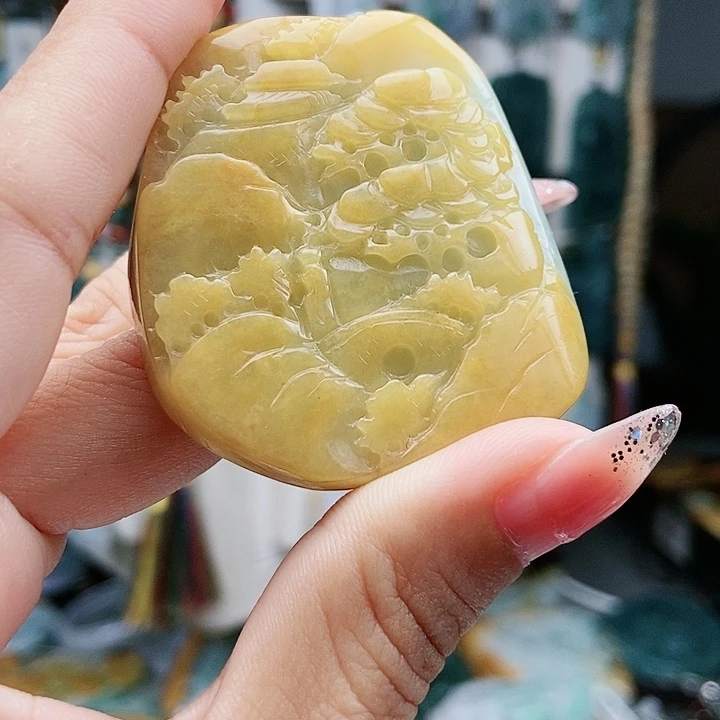 颈饰足铂镶嵌翡翠翡翠
