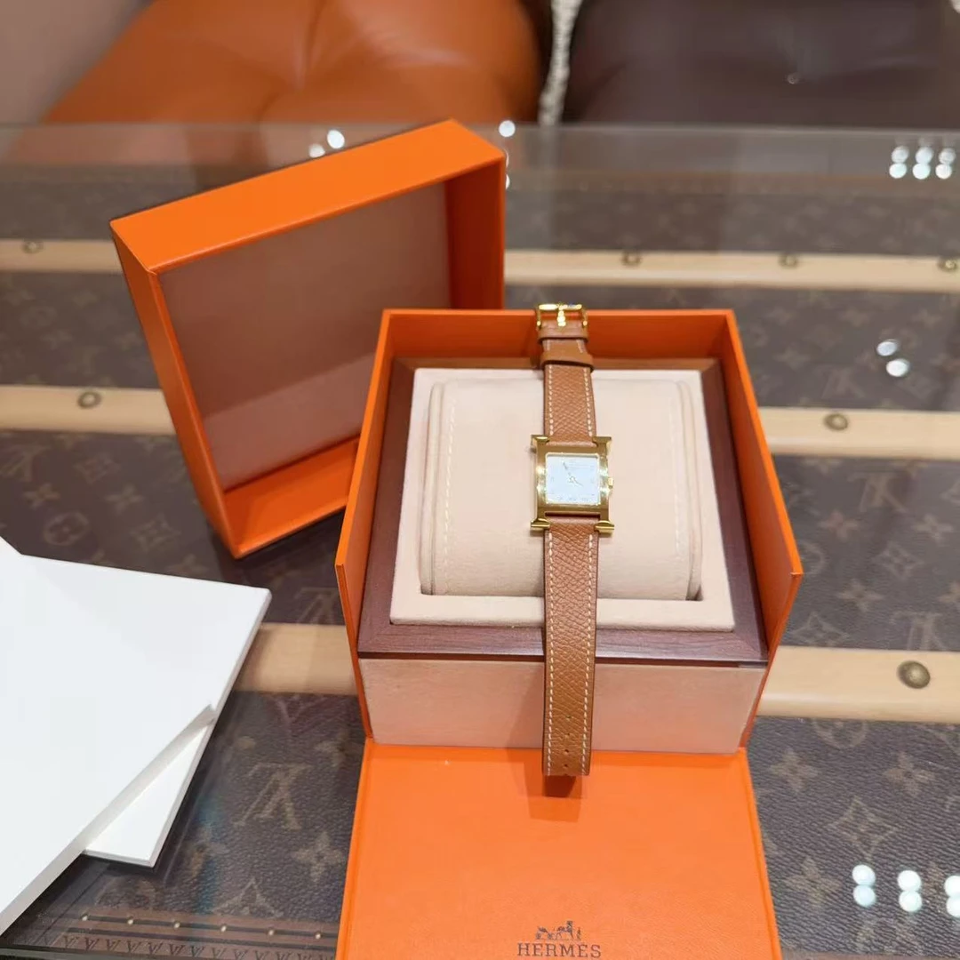 未使用 Hermes/爱马仕 Heure H型金棕色经典手表 Epsom皮！