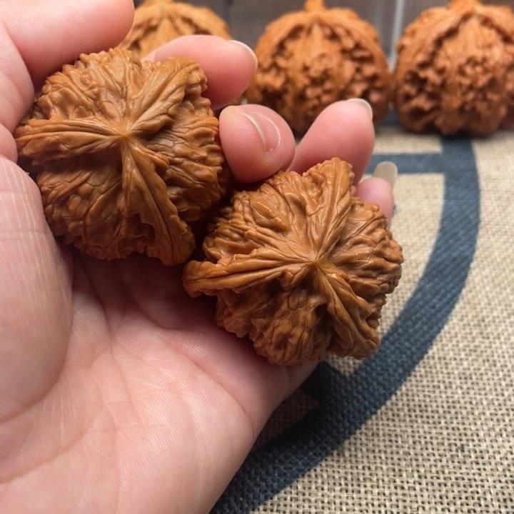 啊***严核桃白狮子43核桃