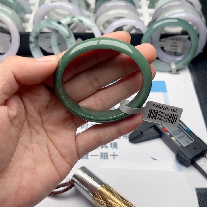 未镶嵌手镯翡翠55。63