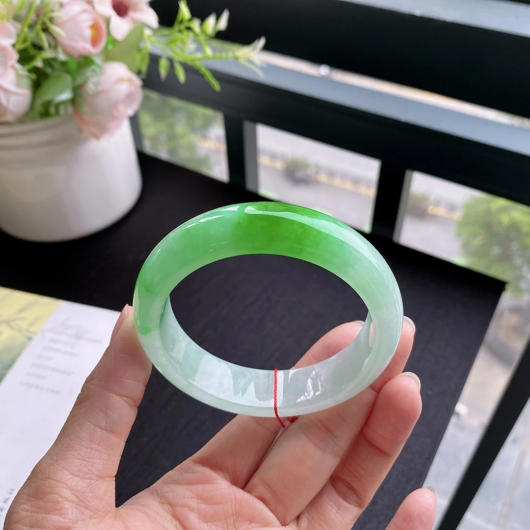 好色珠宝  圈口56缅甸老坑A货糯冰底阳绿宽版轮胎正圈翡翠手镯