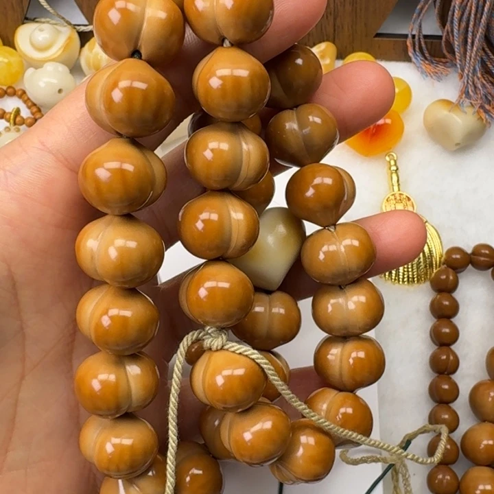 猴头核桃吊坠屁桃