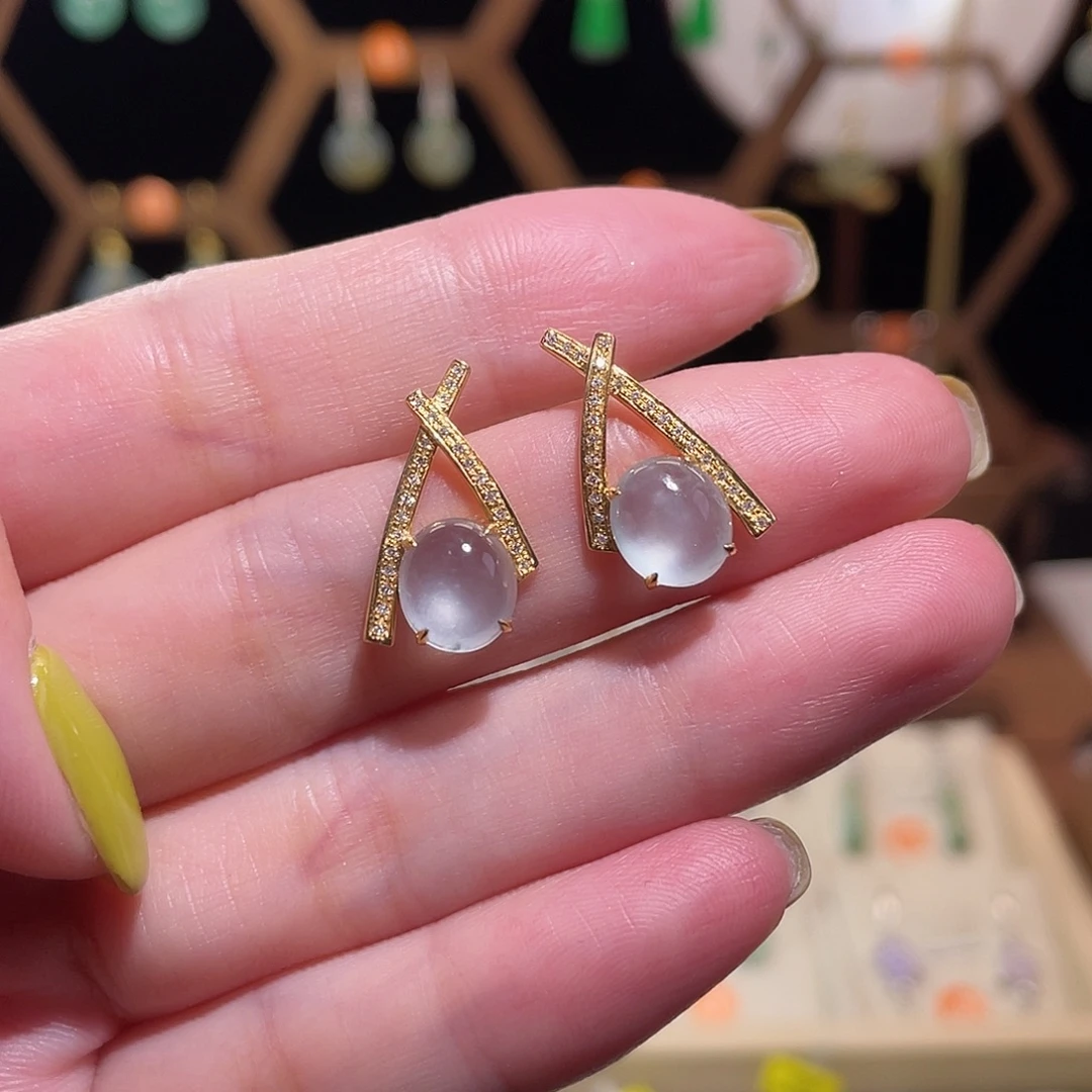 18K金镶嵌翡翠耳饰