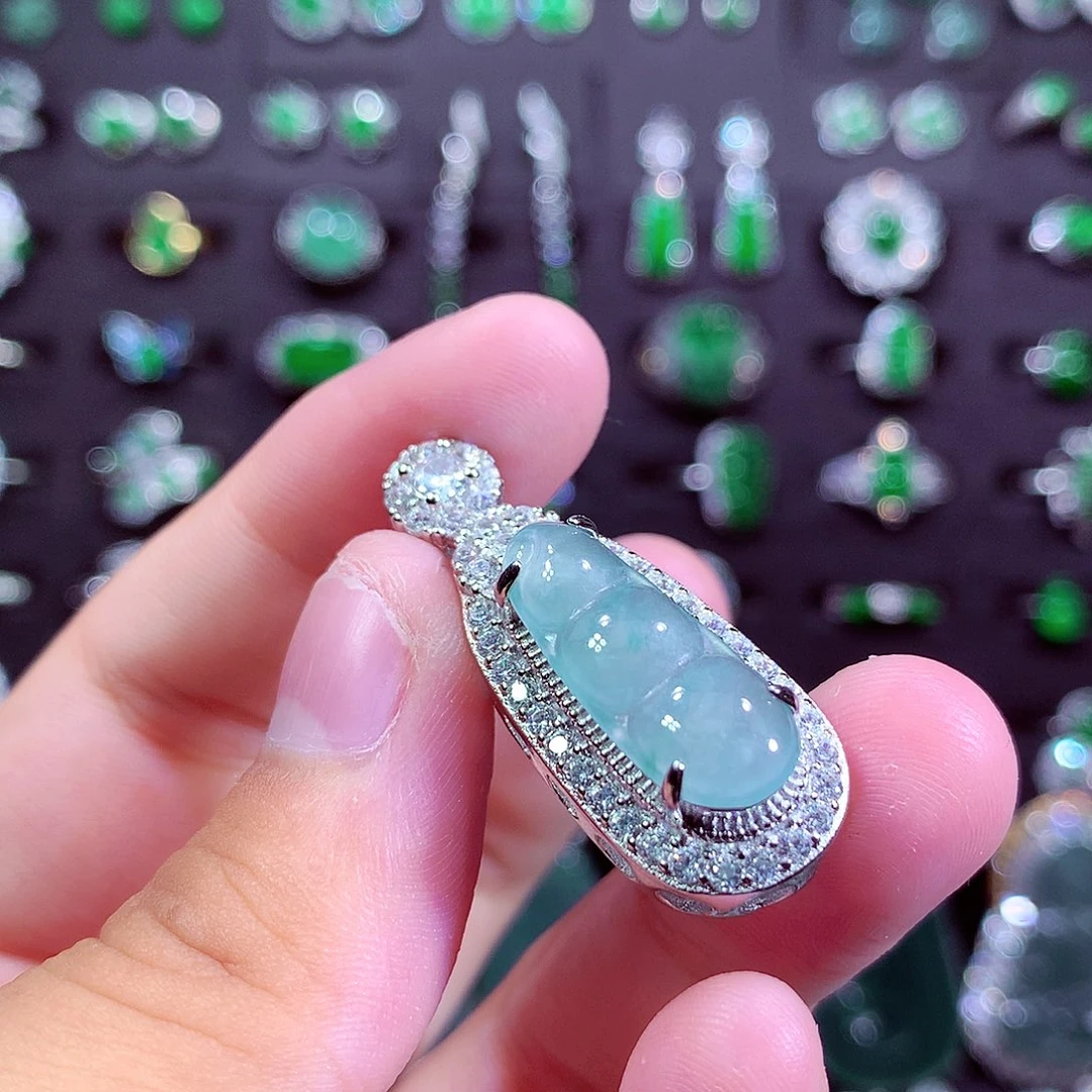 颈饰未镶嵌翡翠天然