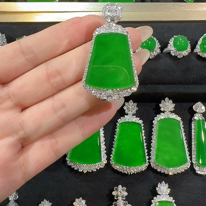 翡翠18K金镶嵌吊坠(不含链)无事牌