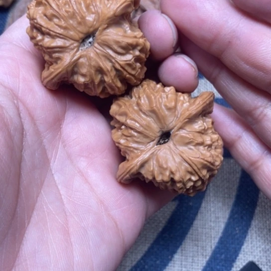 吊坠文玩核桃血麒麟