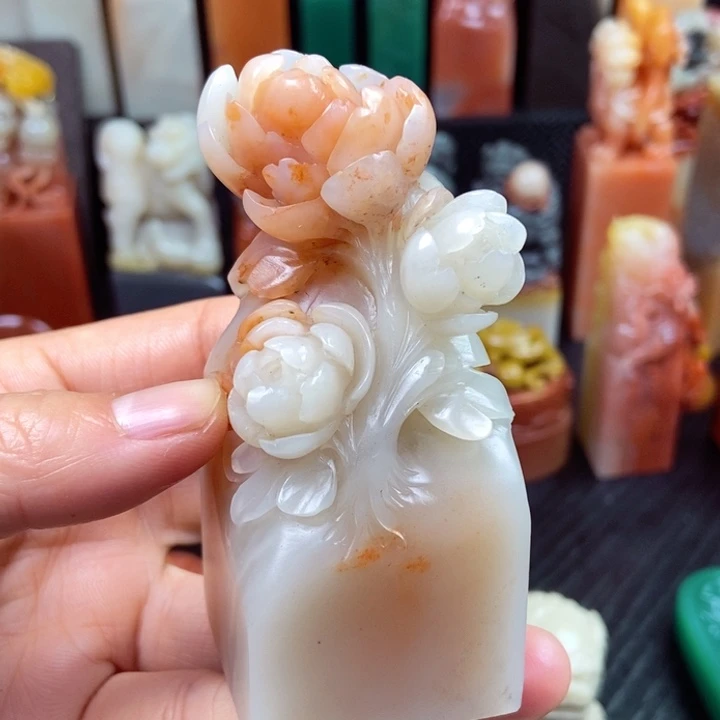 寿山石花开富贵………………