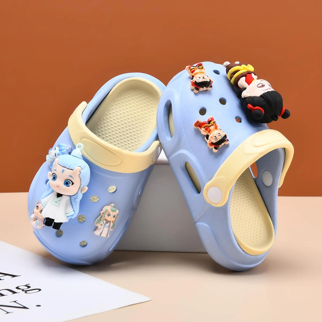 哪吒拖鞋儿童洞洞鞋男童夏季新款卡通软底室内宝宝外穿沙滩鞋凉鞋