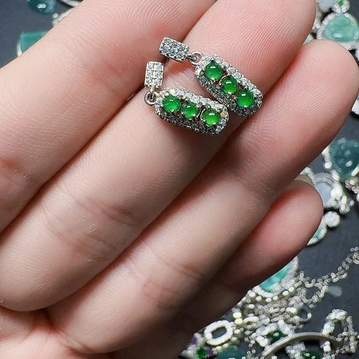 翡翠未镶嵌颈饰天然A货翡翠放漏