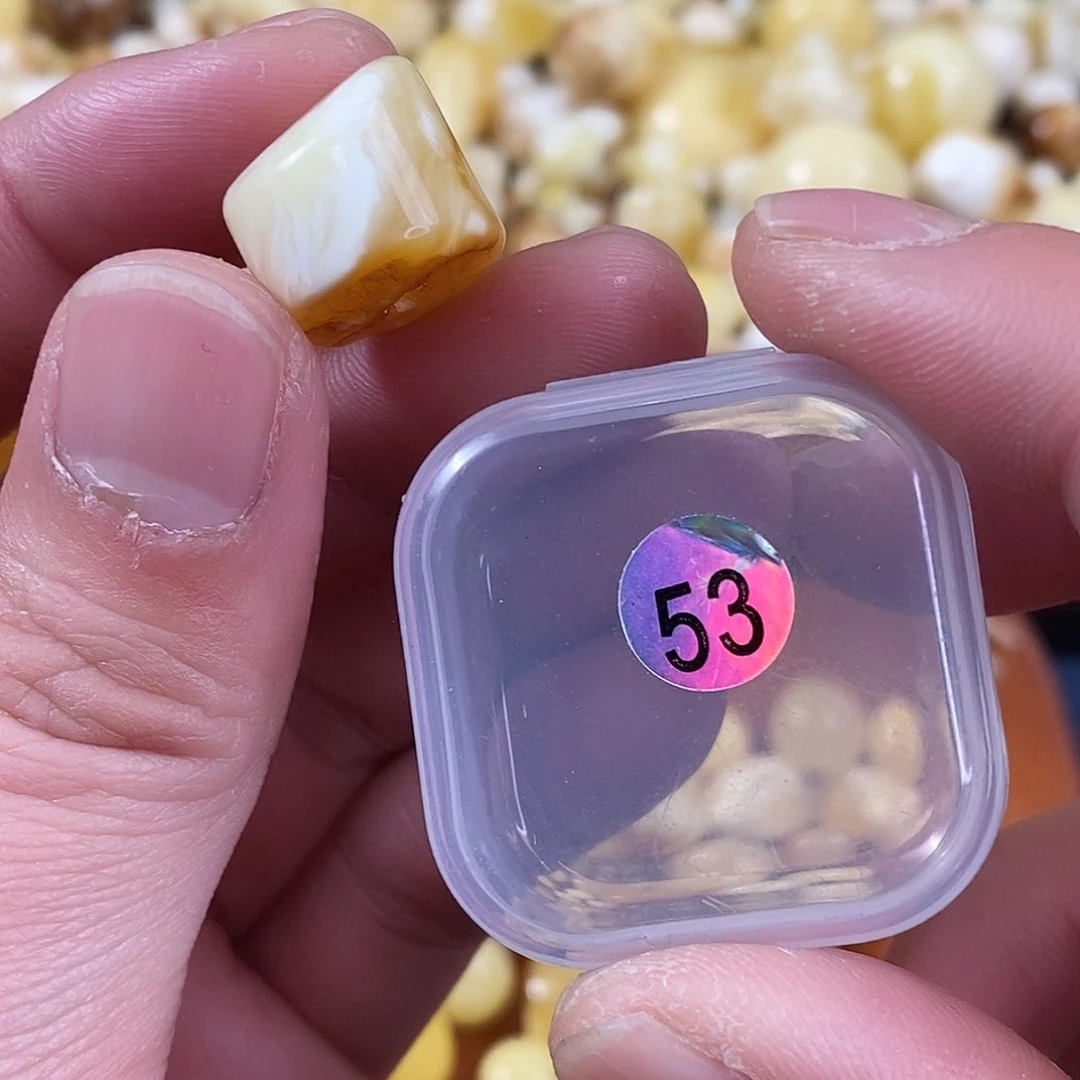 琥珀裸石未镶嵌微瑕