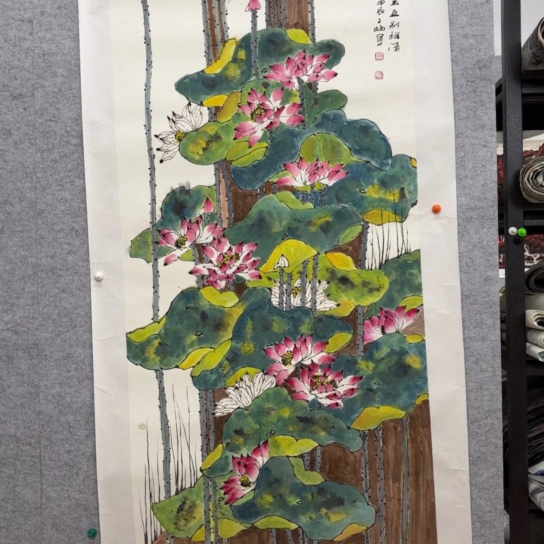 国画花鸟等图案为一体而