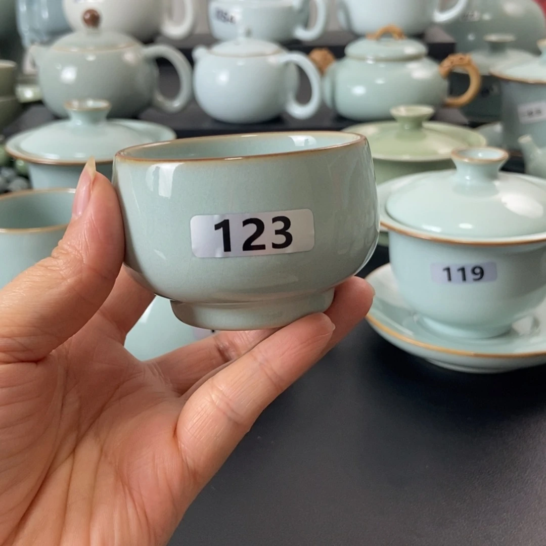 紫***苑壶微瑕天青釉禅定杯