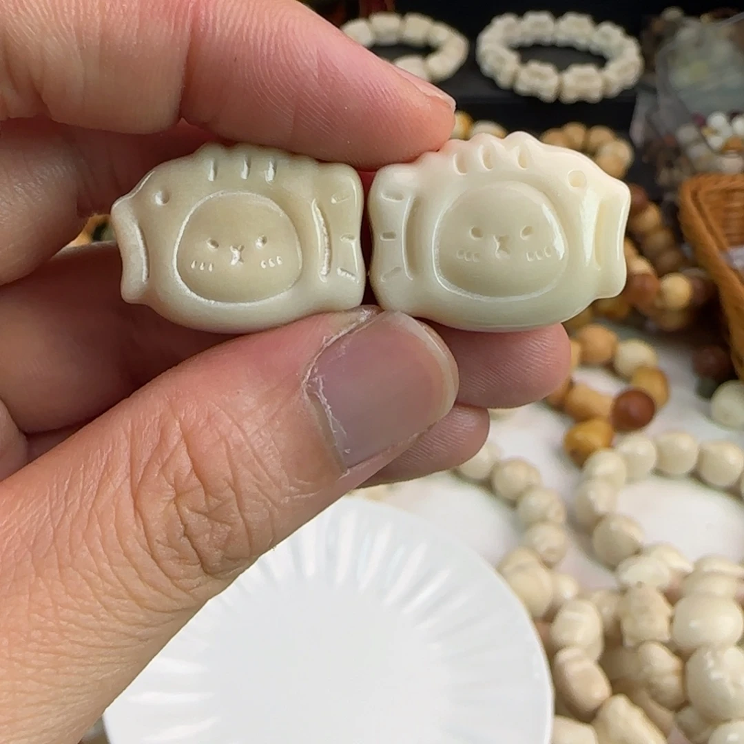 吊坠菩提根/象牙果白色鲨鱼猫10颗通货