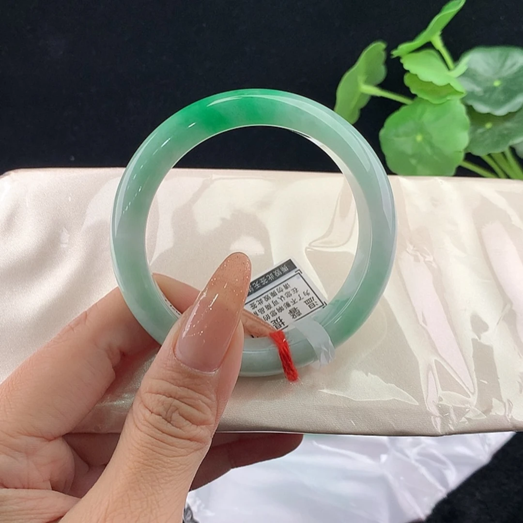 【闪购商品】未镶嵌手镯翡翠正55