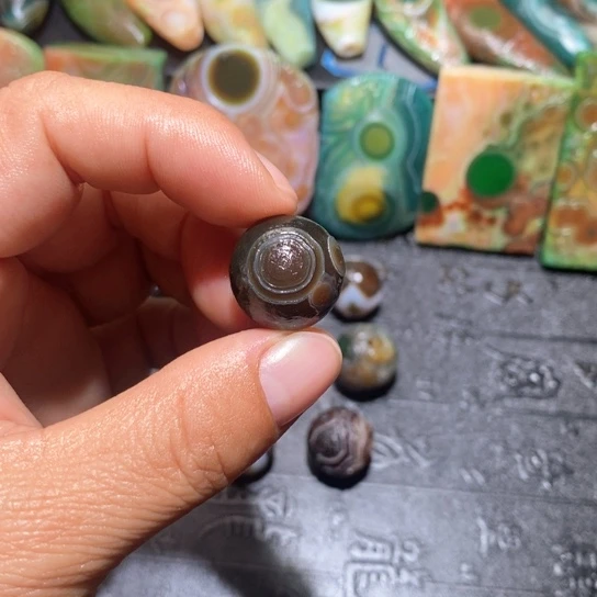 石英质玉珠宝半成品未镶嵌荣*