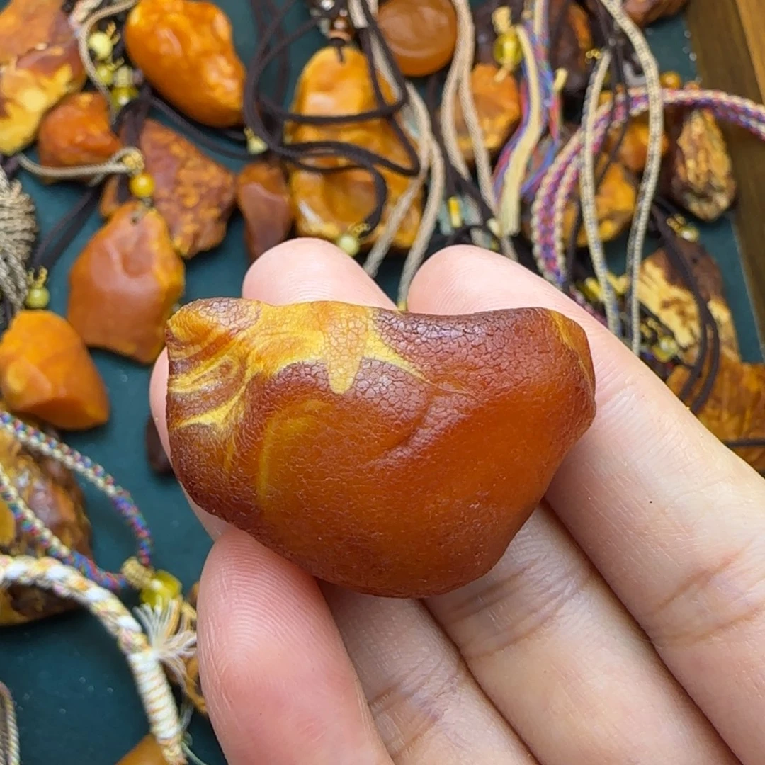 w***q琥珀颈饰未镶嵌花蜡