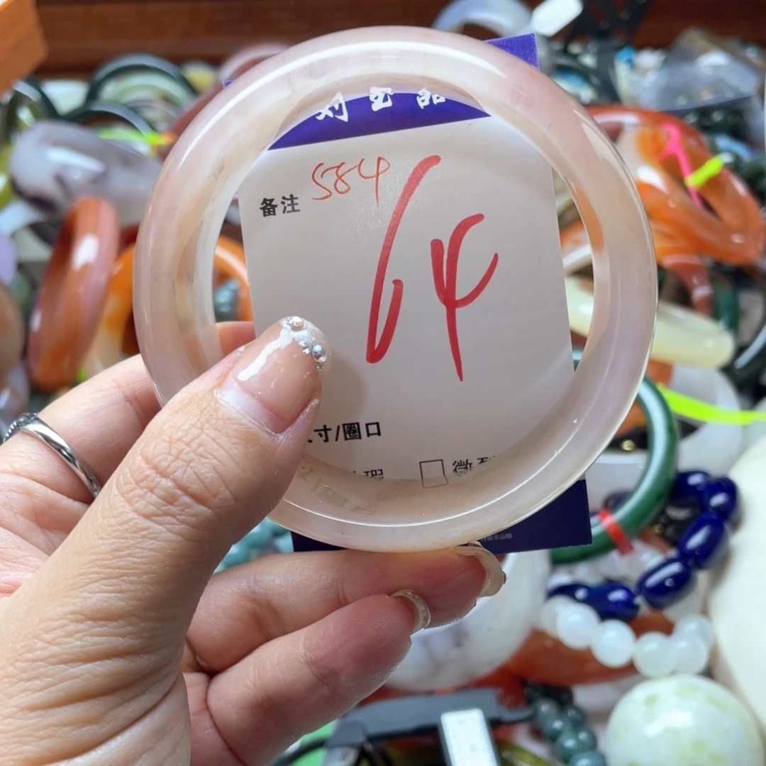 未镶嵌手镯石英岩玉