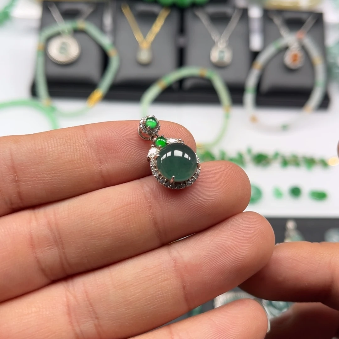 翡翠银S925镶嵌颈饰福利