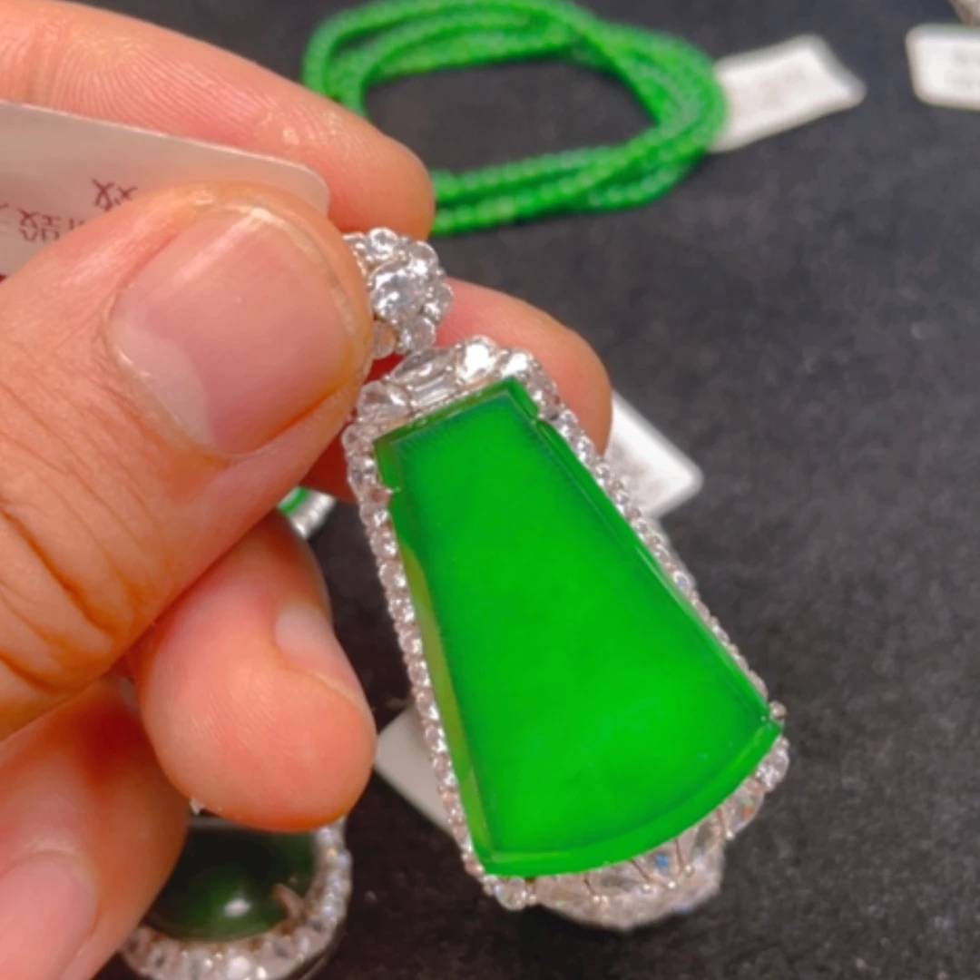 【闪购商品】翡翠银S925镶嵌颈饰吊坠