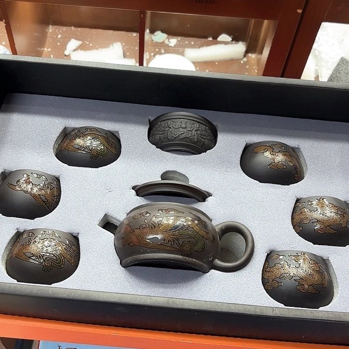 孤品茶具套装等。