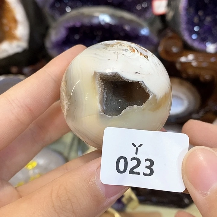 未镶嵌水晶大型摆件（非配饰）