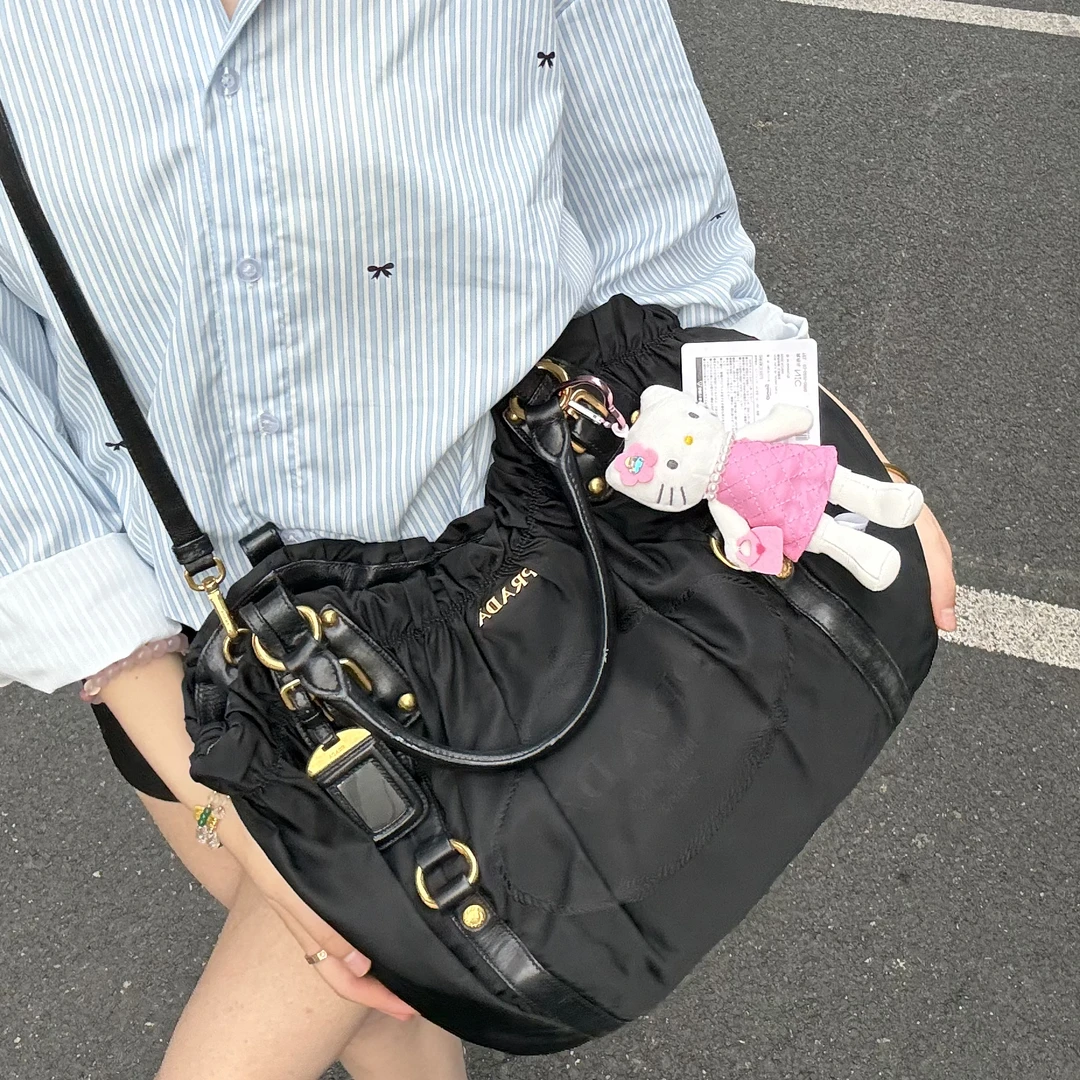 95新 Prada/普拉达 黑色尼龙降落伞单肩斜挎包
