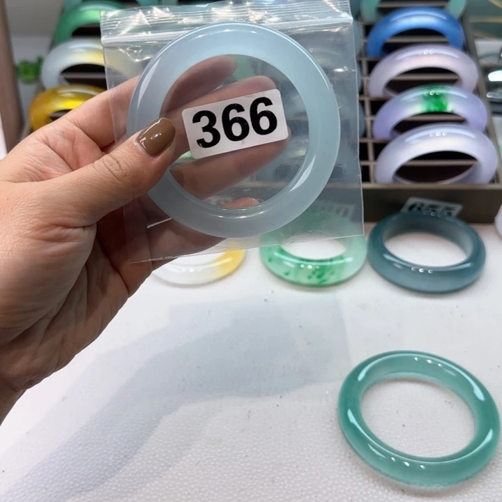 玉九*时尚飘花手镯366