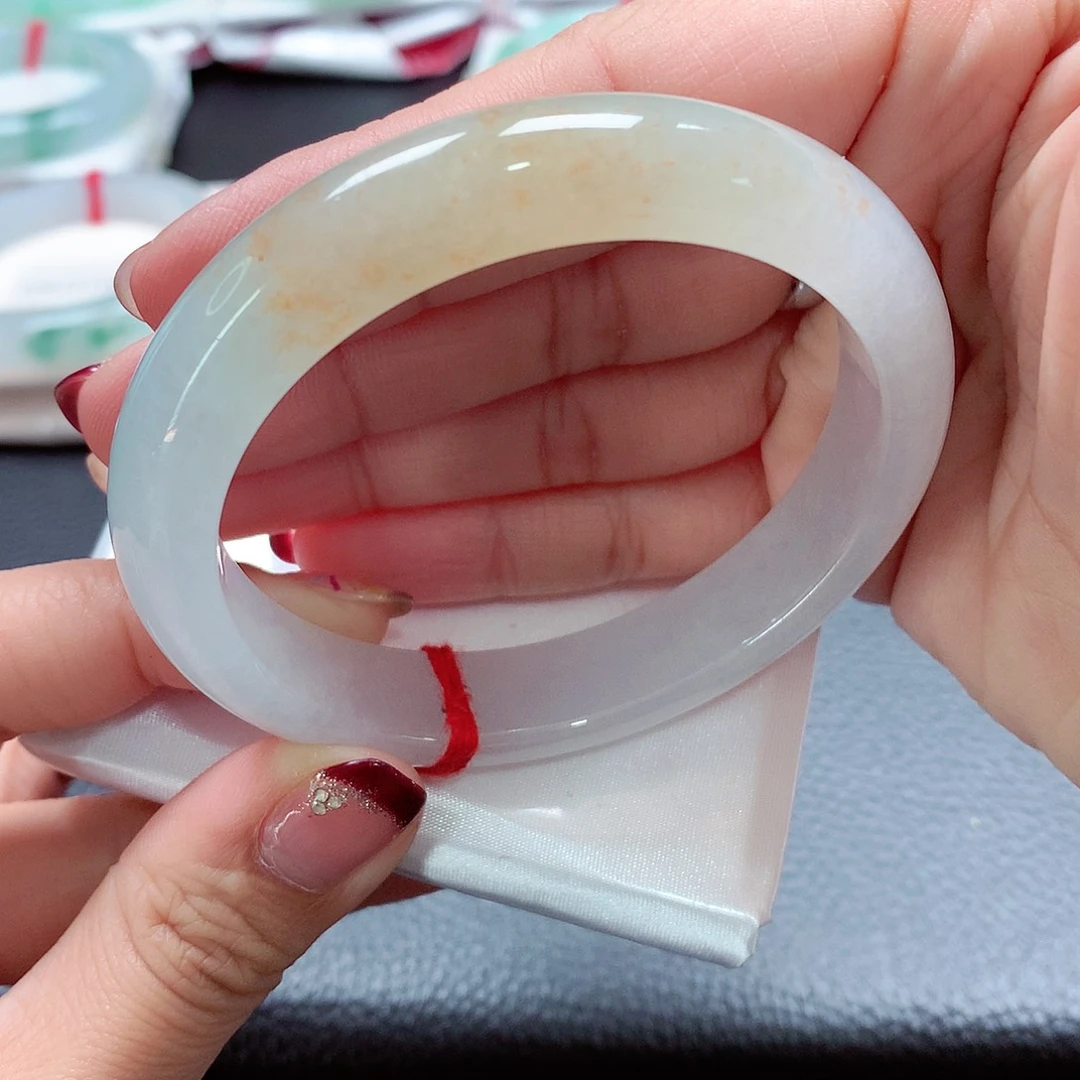 翡翠手镯未镶嵌天然A货翡翠