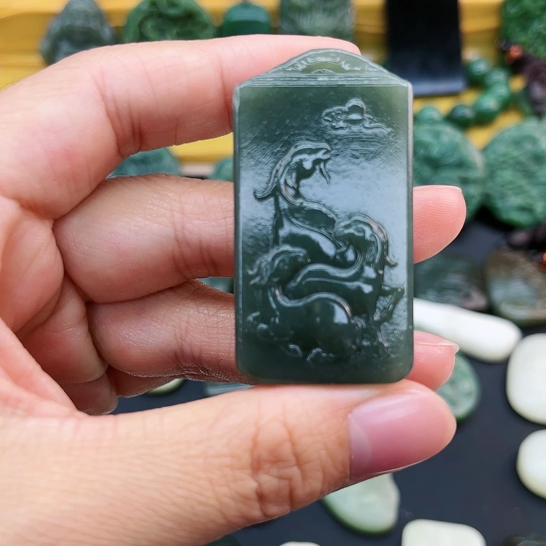 和田玉未镶嵌颈饰