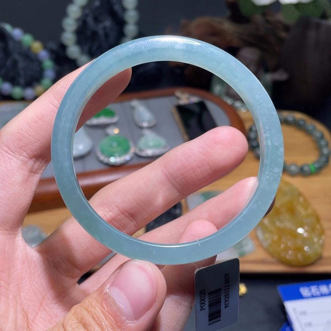 定制翡翠未镶嵌手镯危