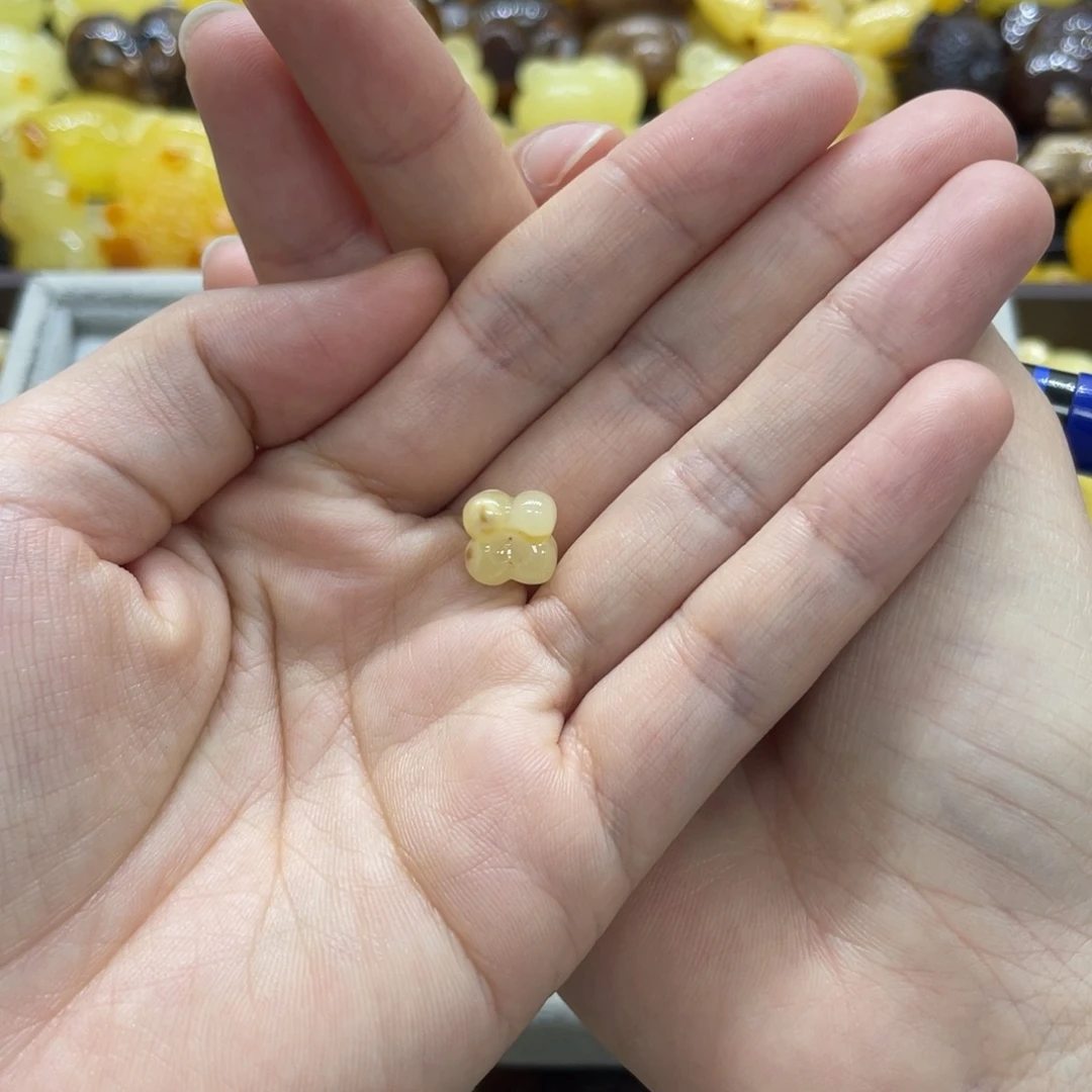水****琥珀未镶嵌裸石爱人如己 存