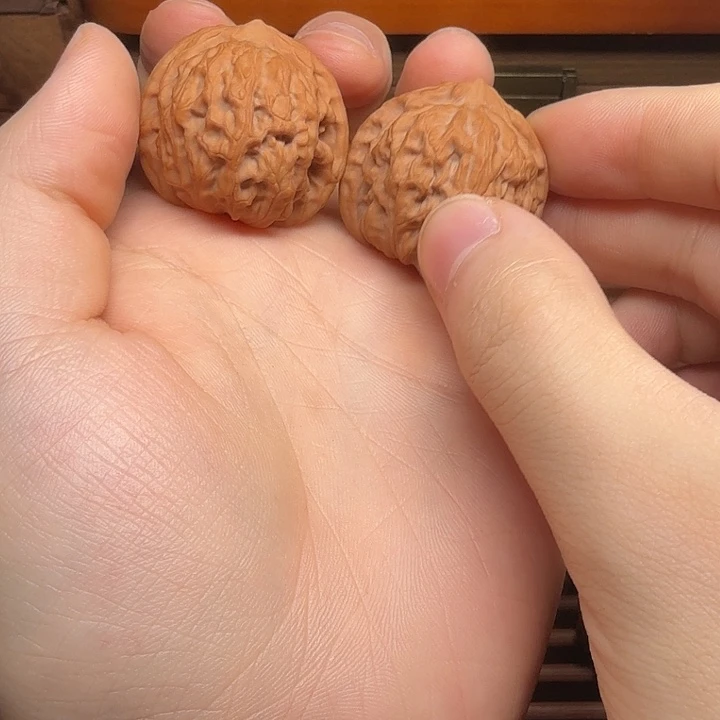 林***n文玩核桃吊坠野生红皮35