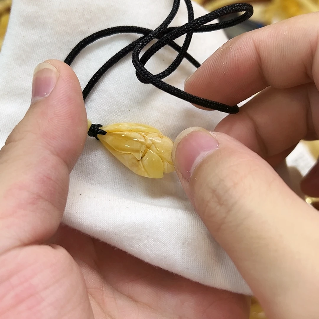 蜜蜡未镶嵌珠宝奇石