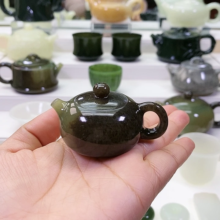 未镶嵌和田玉挂件石**美把把壶